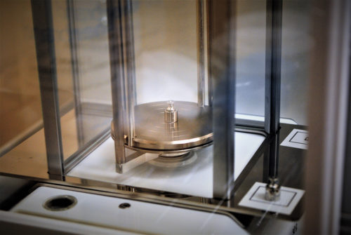 Class I Cylindrical Weight on Comparator