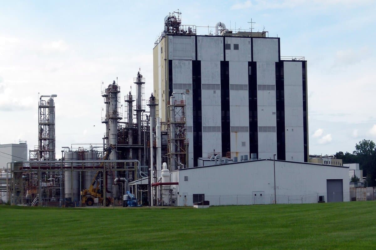 agricultural plant operating with control systems