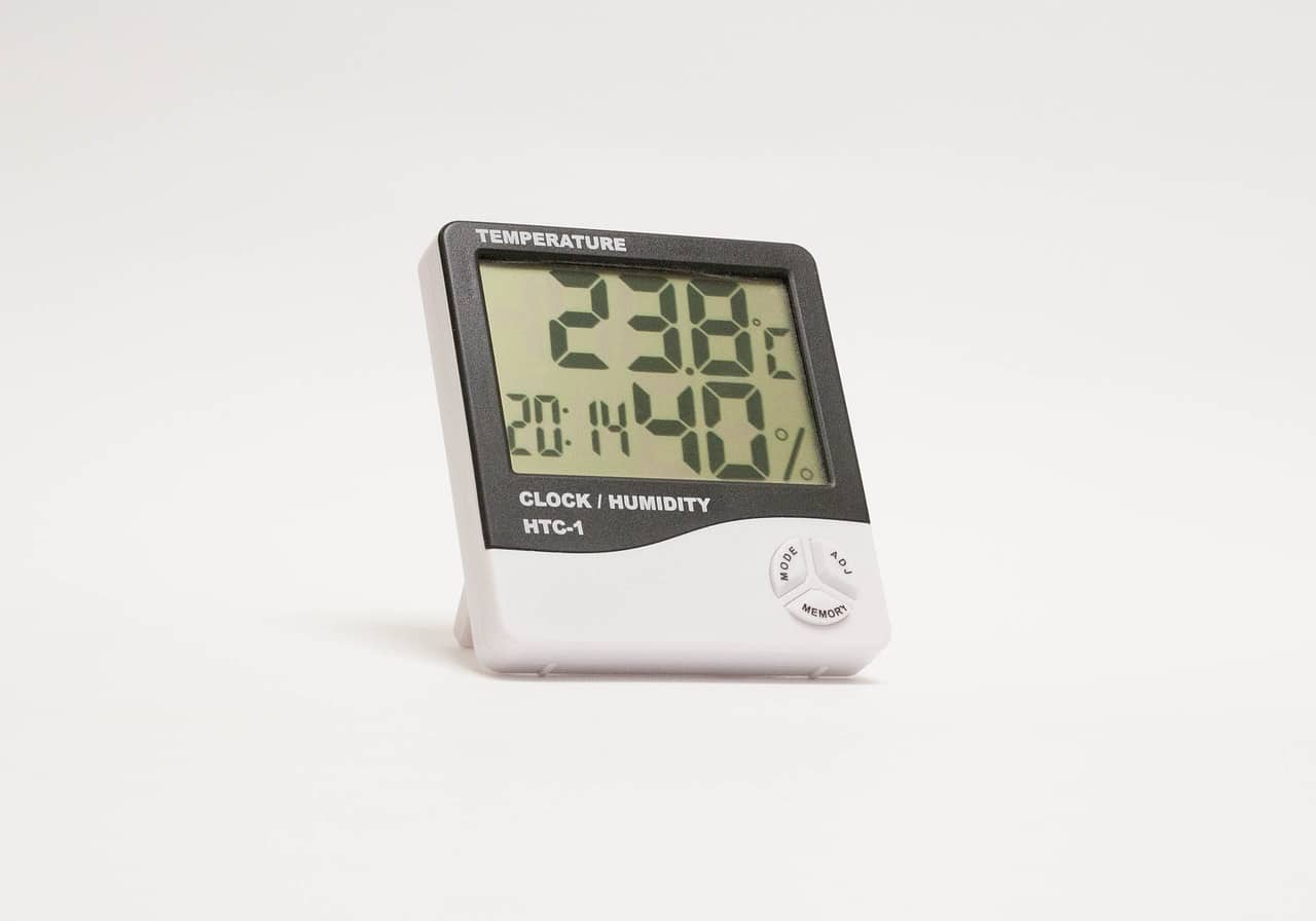 Digital humidity measuring device