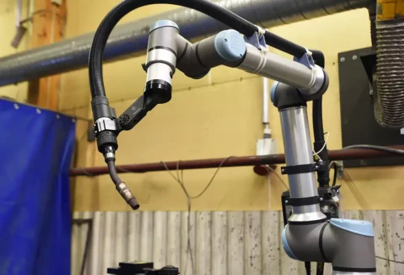 UR10e Collaborative Robot - Application - Machine Shop