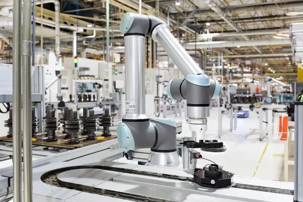 UR10e Collaborative Robot - Application - Production Floor