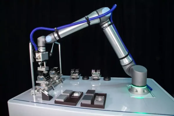 UR20 Collaborative Robot - Application - Placement with Schunk Tooling