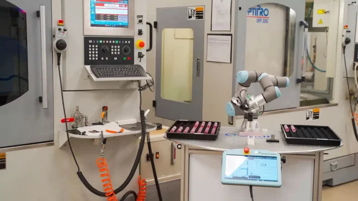 UR3e Collaborative Robot - Application - Machine Tending