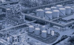large process facility utilizing level measurement